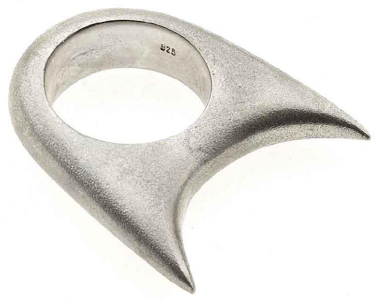 Ring with horns ...