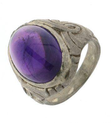 Gravierter Silberring mit Amethyst Cabochon